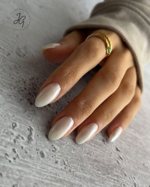 35 Hailey Bieber Pearl Nails : Subtle Milky Almond Nails