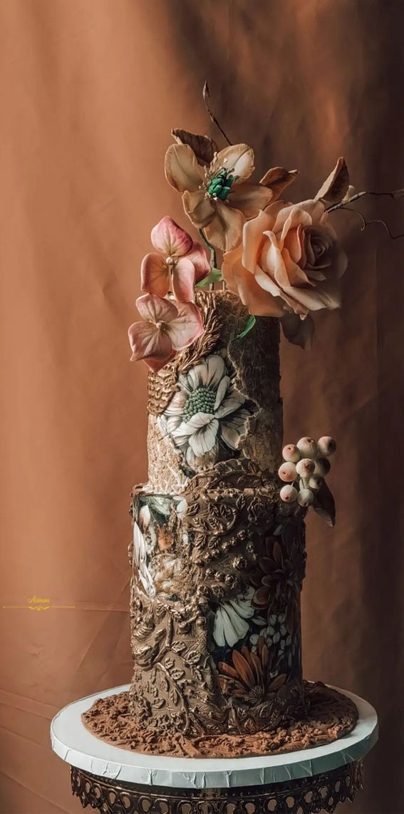 50 Wedding Cake Ideas for 2022 : Floral Textured Cake