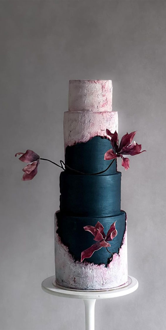 50 Wedding Cake Ideas for 2022 : Pee-ka-boo Wedding Cake