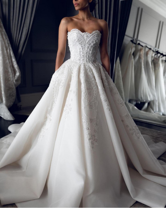 50 Breathtaking Wedding Dresses in 2022 : Strapless Sweetheart Neckline Wedding Dress