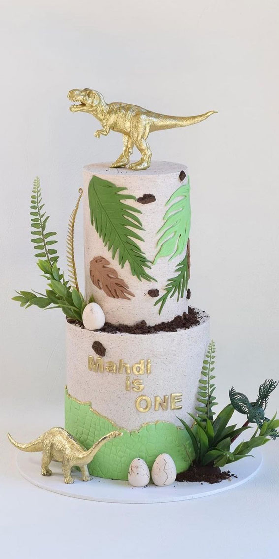 40 Cute First Birthday Cakes in 2022 : Dinosaur Cake
