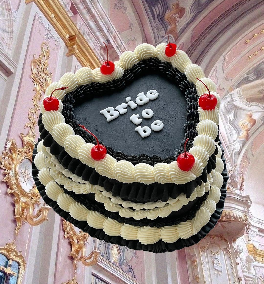 bridal shower cake, bride to be cake, buttercream cake, black buttercream cake, black cake