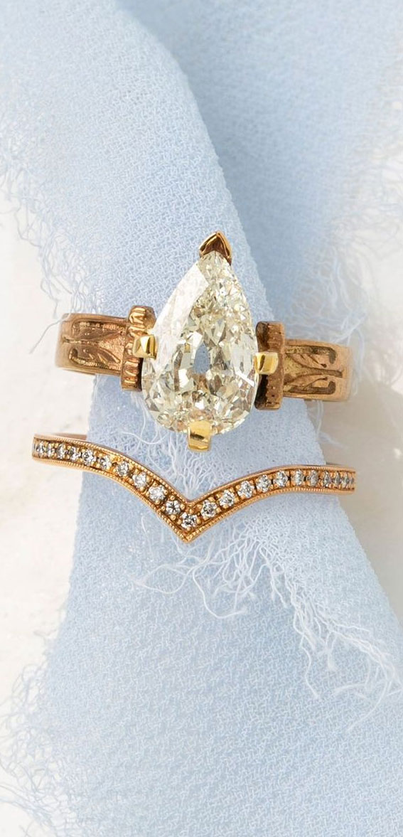 50 Stunning Engagement Rings in 2022 : Mixing old & new