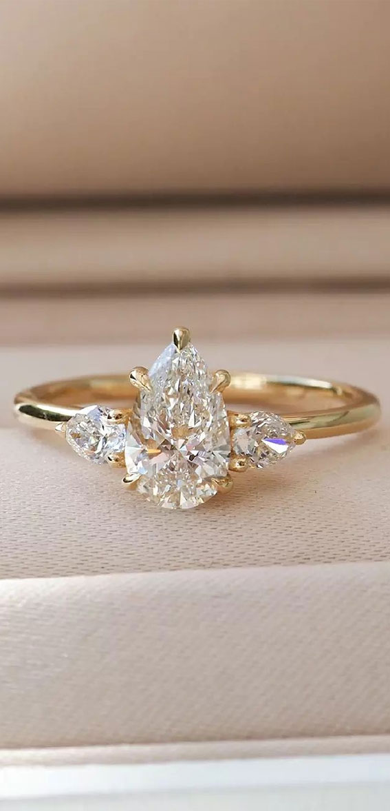 50 Stunning Engagement Rings in 2022 : 1.13ct Pear diamond centre stone