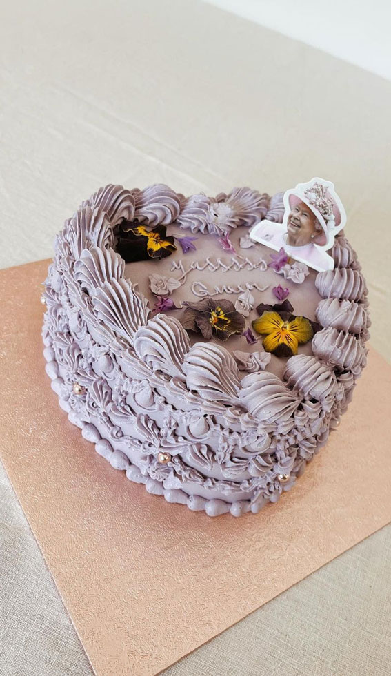 40 Best Lambeth Cake Ideas : Lavender Buttercream + Dried Flowers