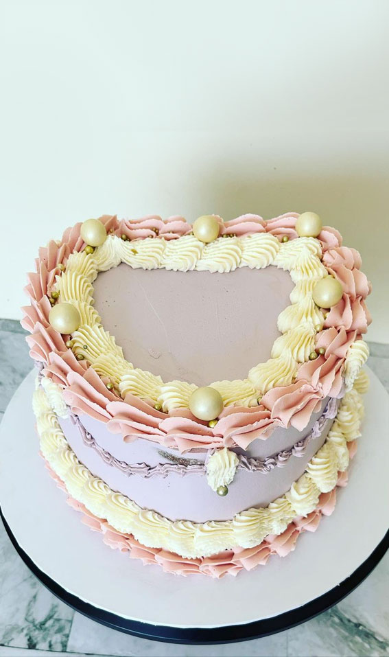 40 Best Lambeth Cake Ideas : Lavender & Pink Buttercream Cake