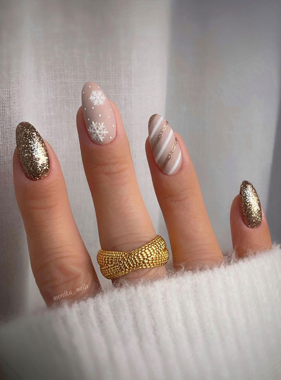 50+ Best Festive Christmas Nails : Candy Cane Nude & Glitter Nails