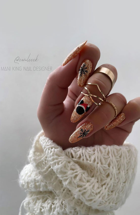 50+ Best Festive Christmas Nails : Mickey Mouse + Gold Glitter Nails