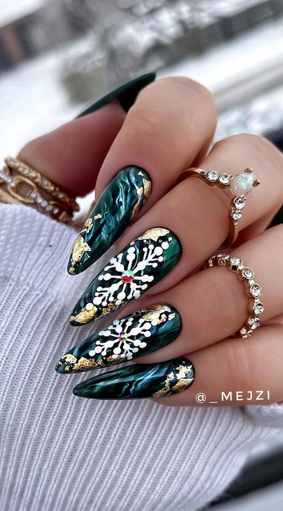 50+ Best Festive Christmas Nails : Snowflake Green Marble Nails