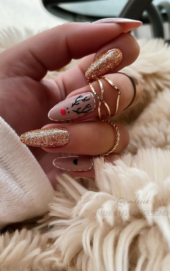 50+ Best Festive Christmas Nails : Glitter & Nude Nails with Reindeer 