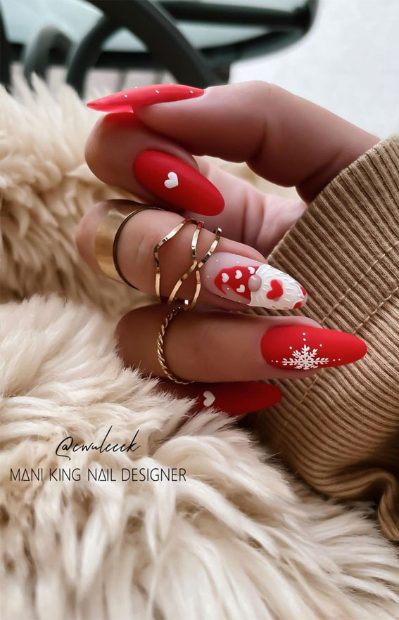50+ Best Festive Christmas Nails : Snowflake, Santa & Love Heart