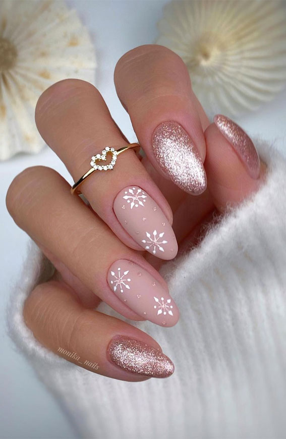 50+ Best Festive Christmas Nails : Snowflake Nude & Glitter Nails 