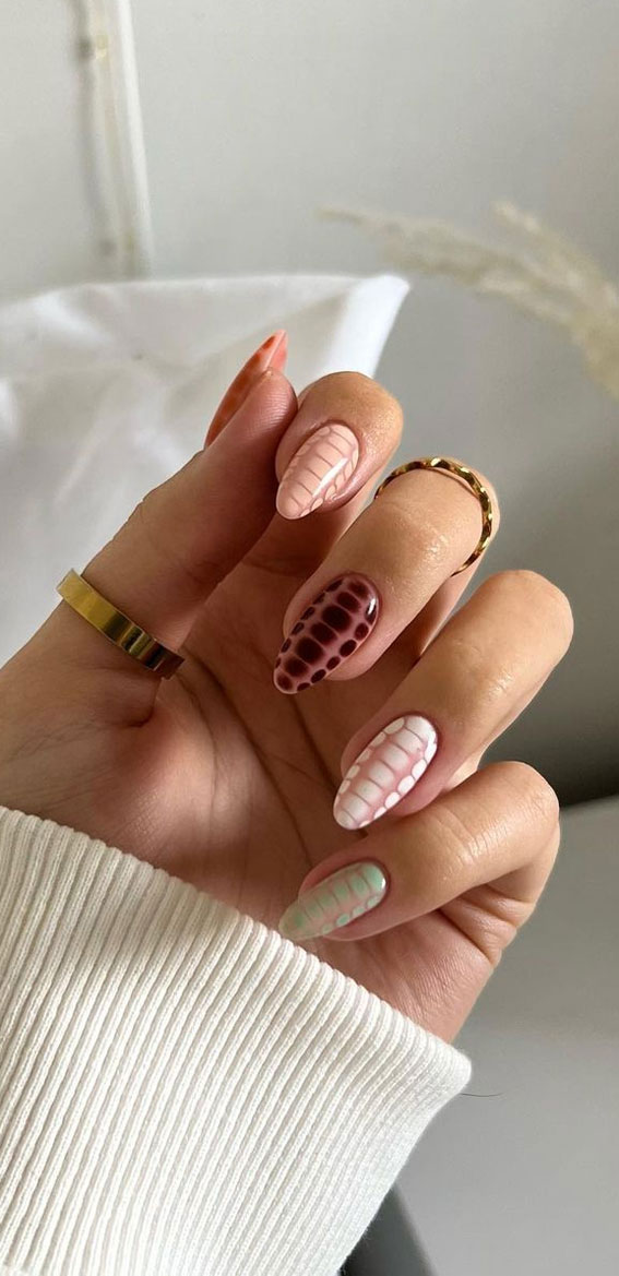 25 Beautiful November Nail Ideas : Snake Skin Print Nails