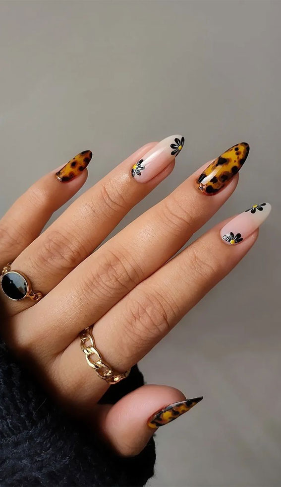 25 Beautiful November Nail Ideas : Black Floral + Tortoiseshell Nails