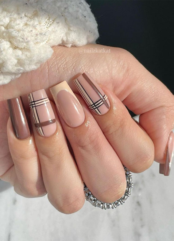 25 Beautiful November Nail Ideas : Chocolate Plaid Nails