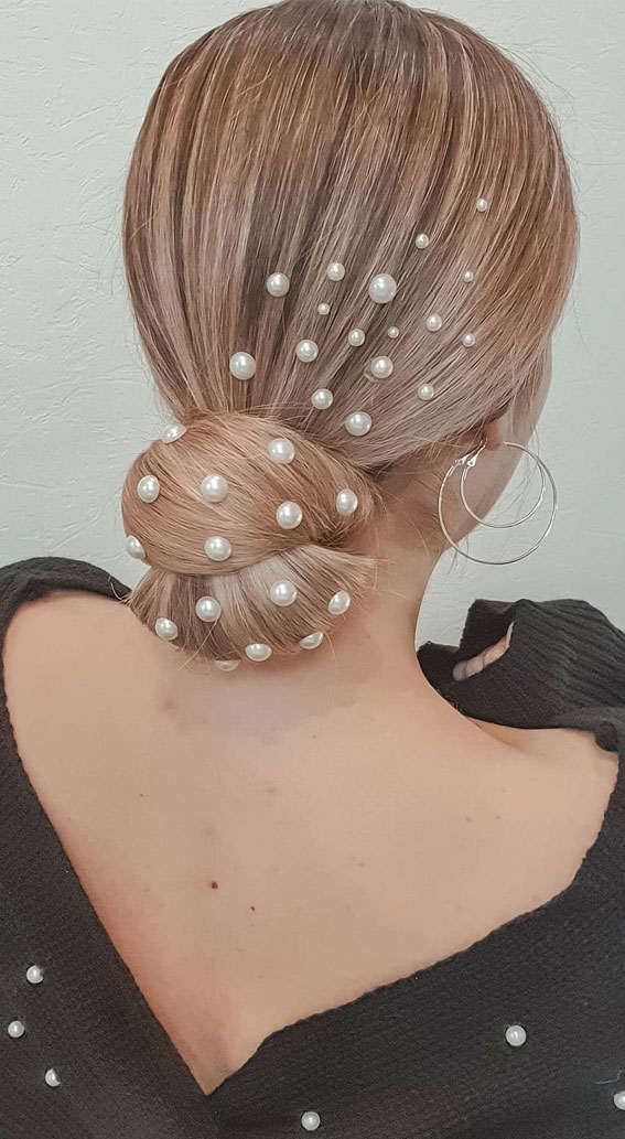20+ Beautiful Hairstyles to wear in the festive season : Stunning Low Updo + Pearl