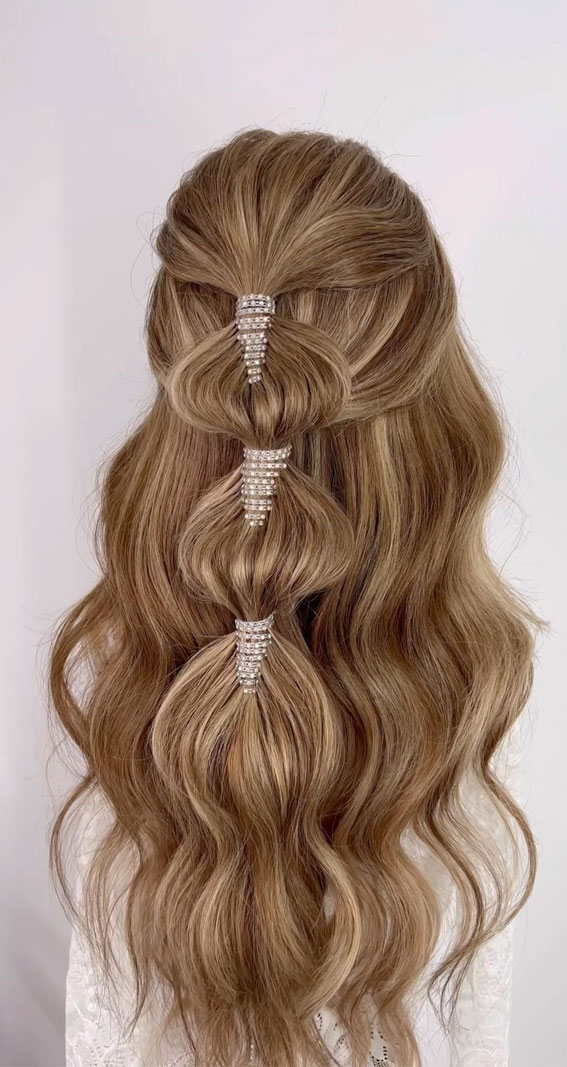 20+ Beautiful Hairstyles to wear in the festive season : Half Up + Crystal Stone Chain