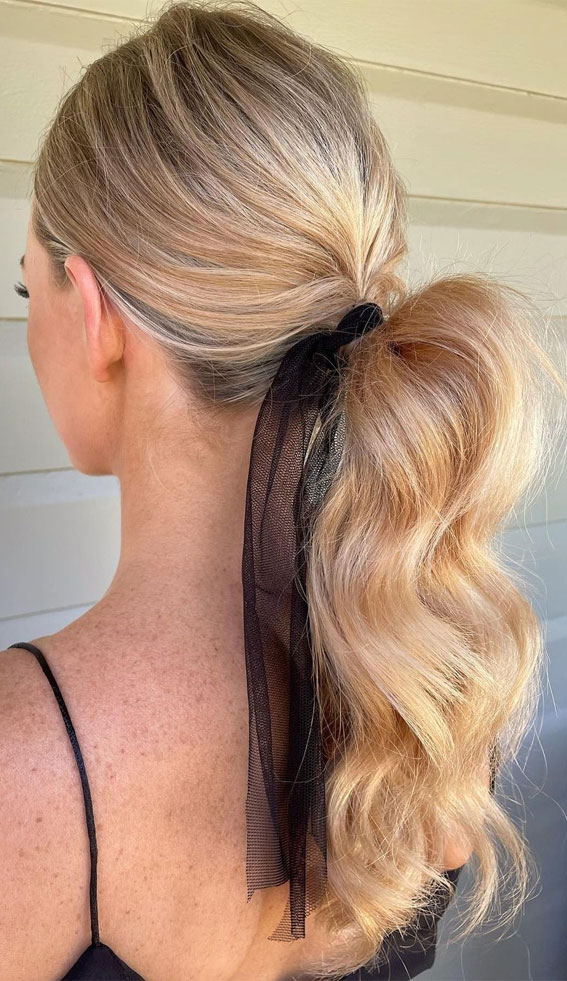 20+ Beautiful Hairstyles to wear in the festive season : Ponytail with Simple Black Tulle