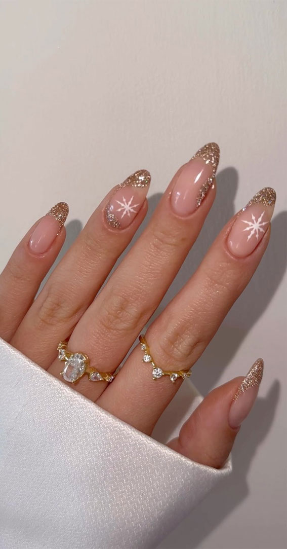50+ Festive Holiday Nail Designs & Ideas : Snowflake & Glitter Swirl Tip Nails