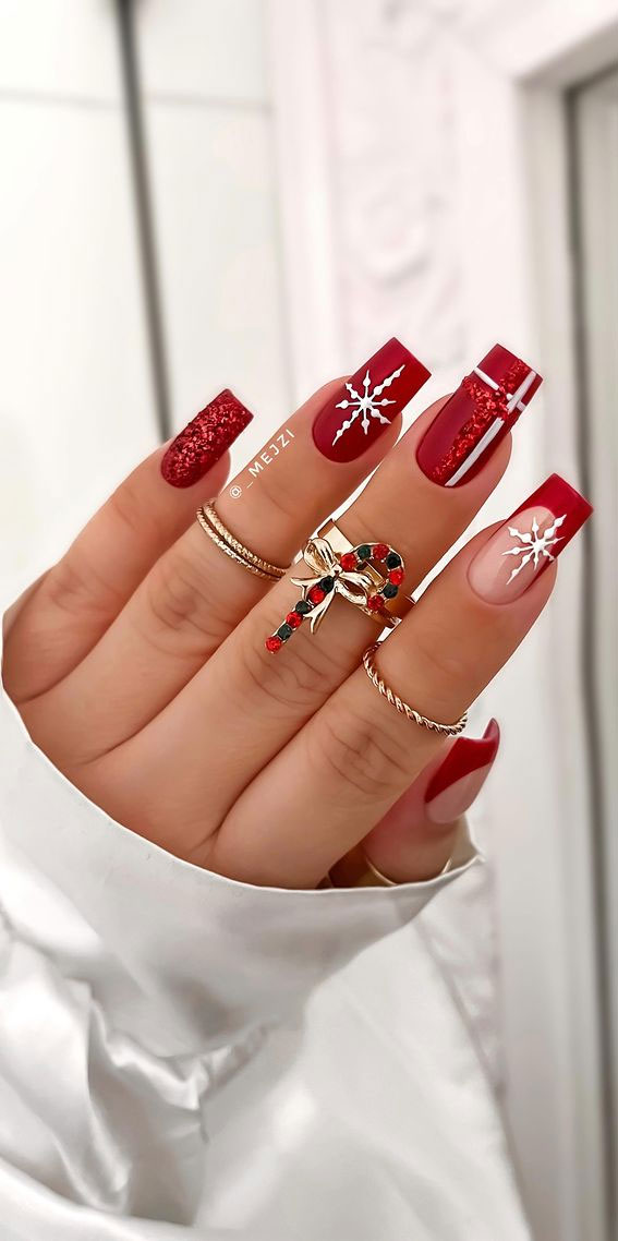 Artificial Nails With Adhesive Christmas Nail Tips Red White Striped Fake  Nails Press On Long Almond Snowflake Decor False Nails - AliExpress