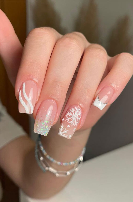 christmas nails 2022, christmas nails design, festive nails, french tip christmas nails, christmas nails simple, snowflake nails, christmas nails french tip, christmas nails white, holiday nails, christmas nails red, christmas nails long, green christmas nails