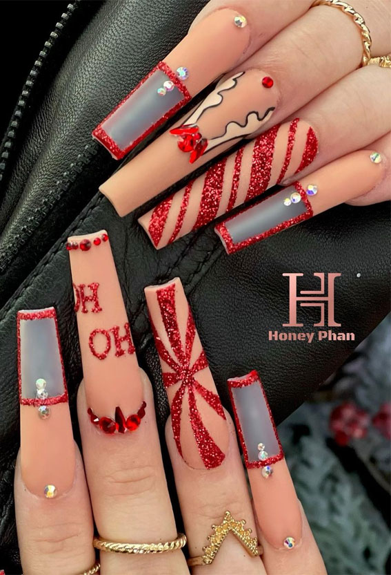 christmas nails 2022, christmas nails design, festive nails, french tip christmas nails, christmas nails simple, snowflake nails, christmas nails french tip, christmas nails white, holiday nails, christmas nails red, christmas nails long, green christmas nails