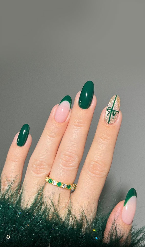 green christmas nails, christmas nails, festive nails, cute christmas nails