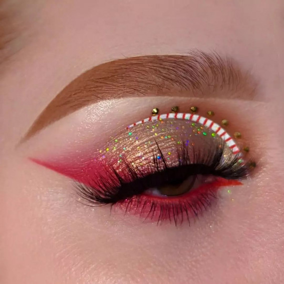 40+ Gorgeous Holiday Makeup Ideas : Shimmery Gold & Red + Candy Cane