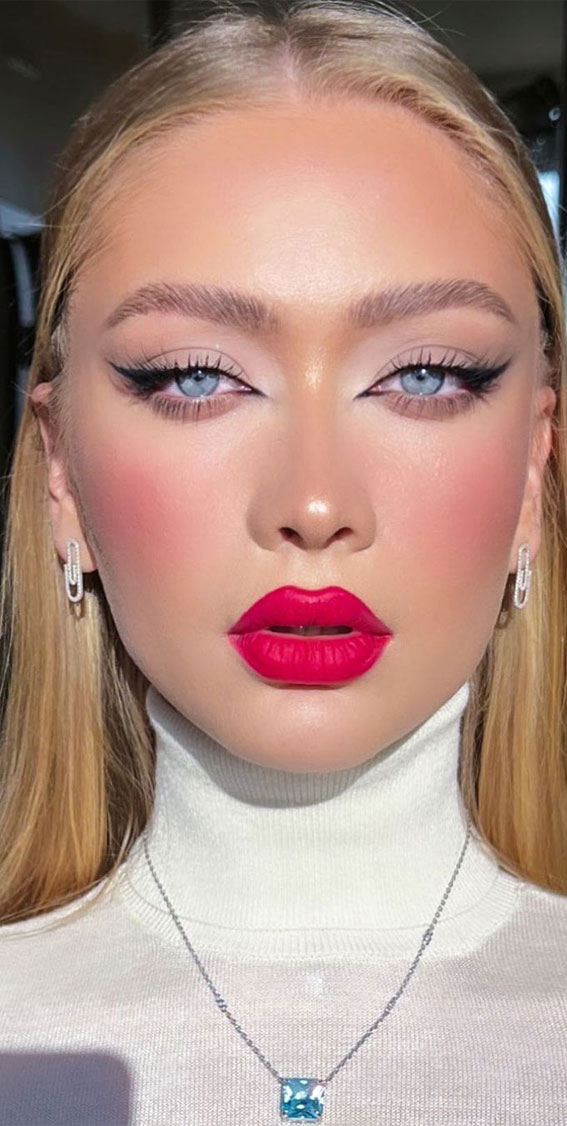 40+ Gorgeous Holiday Makeup Ideas : Matte Red Berry Lips