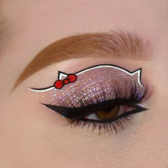 40+ Gorgeous Holiday Makeup Ideas : Red Bow + Graphic Lines