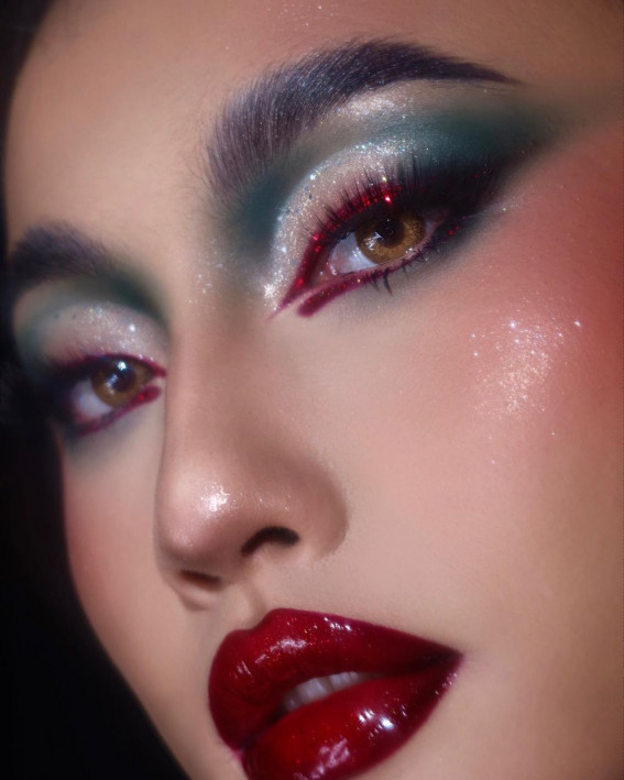 40+ Gorgeous Holiday Makeup Ideas : Ombre Shimmery Eyes + Bold Lips