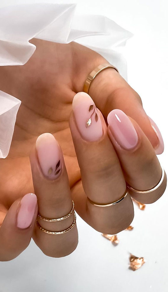 25 Beautiful Neutral Nails To Welcome 2023 : Gold Leaf Matte Nude Pink Nails