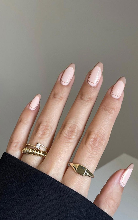 25 Beautiful Neutral Nails To Welcome 2023 : Neutral Dots + Tips
