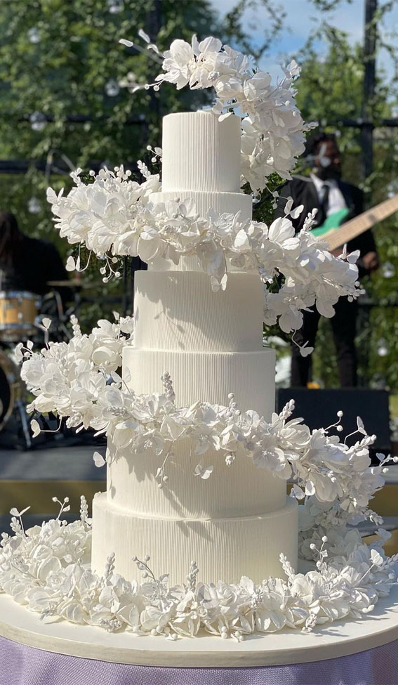 40 Beautiful Wedding Cake Trends 2023 : All White Wedding Cake
