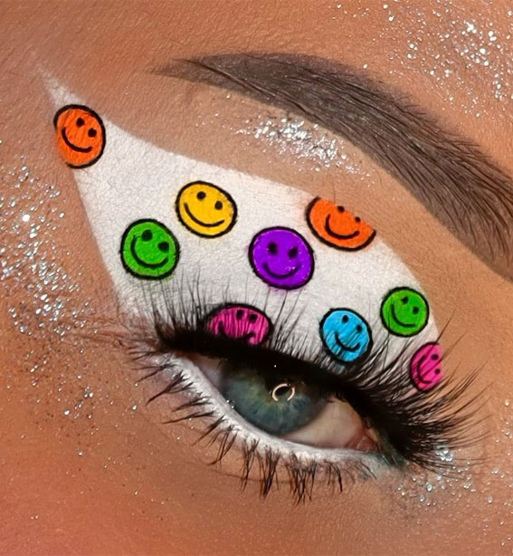 40+ Trendy Eyeshadow Looks : Colourful Smiley Face