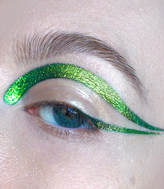 40+ Trendy Eyeshadow Looks : Green Chrome Graphic Liner