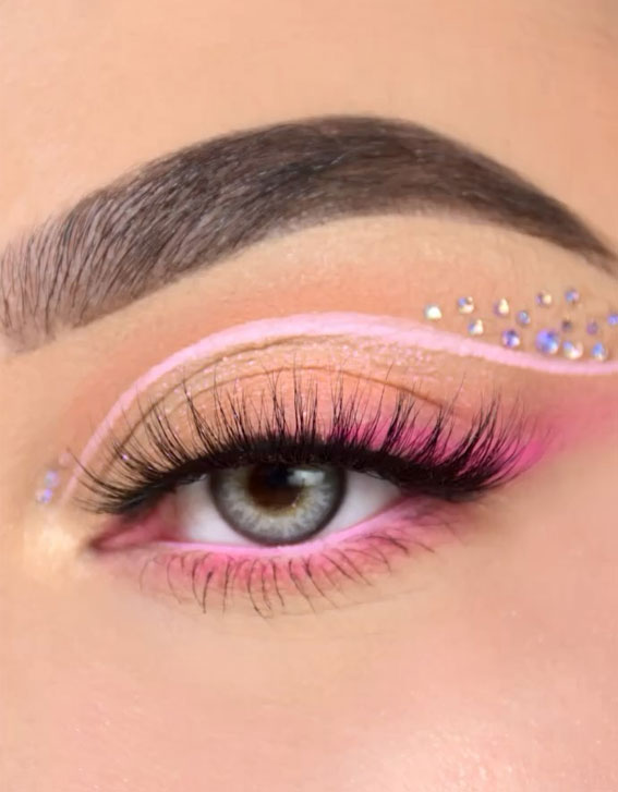 40+ Trendy Eyeshadow Looks : Pink Graphic Liner + Eyeshadow + Rhinestones