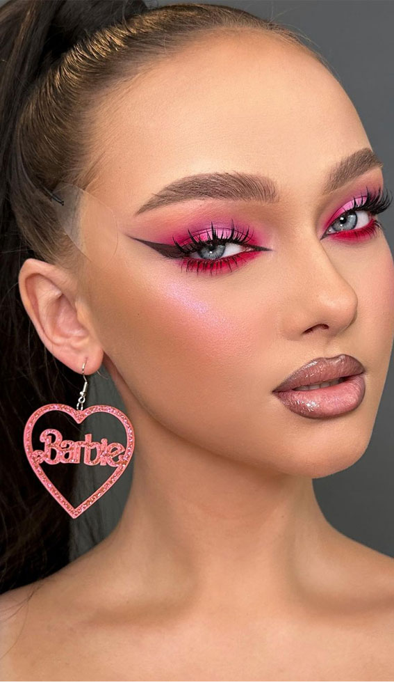 40+ Trendy Eyeshadow Looks : Dark Pink Eyeshadow