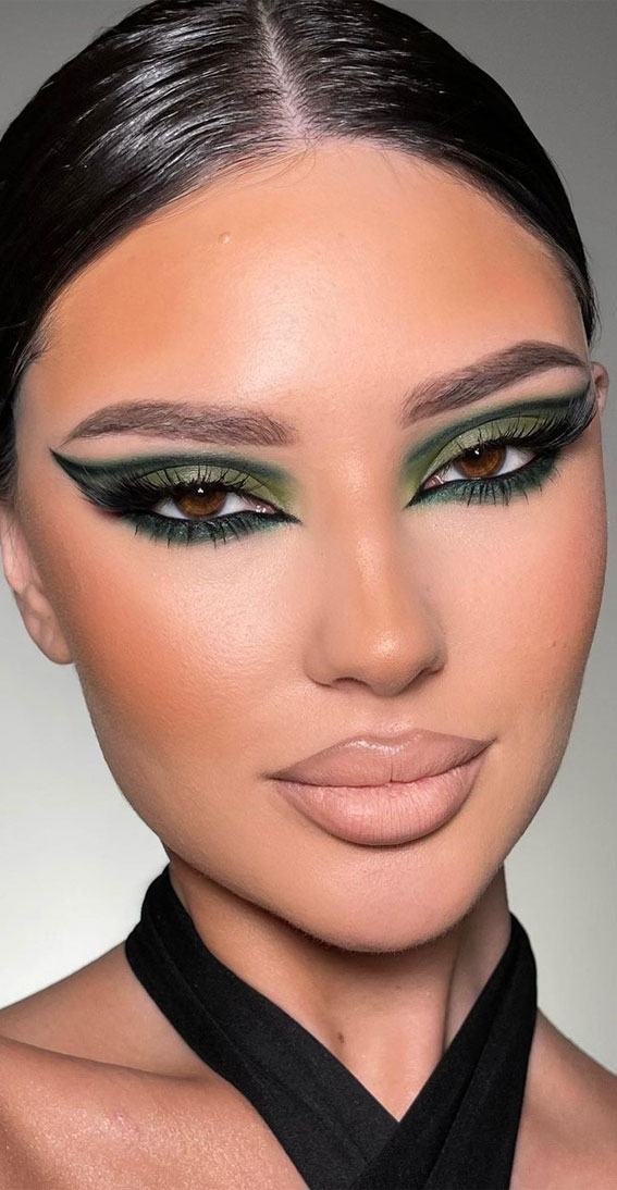 40+ Trendy Eyeshadow Looks : Olive Green Eyeshadow Look