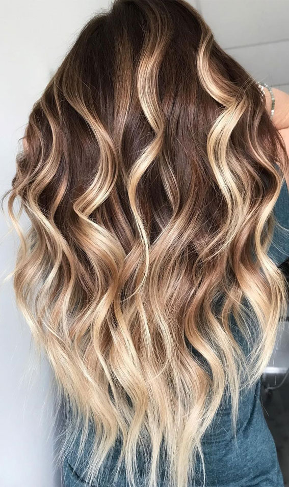 50+ Ways To Wear Spring’s Best Hair Colours : Honey Blonde Highlights