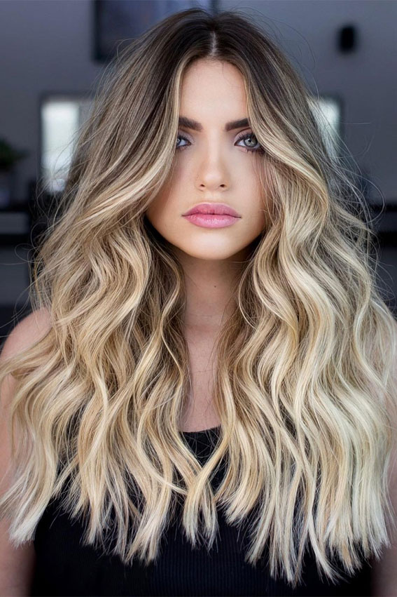 50+ Ways To Wear Spring's Best Hair Colours : Champagne Blonde Balayage