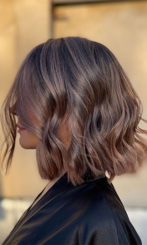 50+ Ways To Wear Spring’s Best Hair Colours : Smokey Chestnut Textured Long Bob