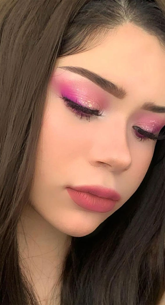 20 Valentine’s day Makeup Ideas 2023 : Gradient Pink