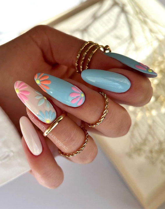 25 Simple Flower Nail Designs That Are So Easy to DIY  Glamour