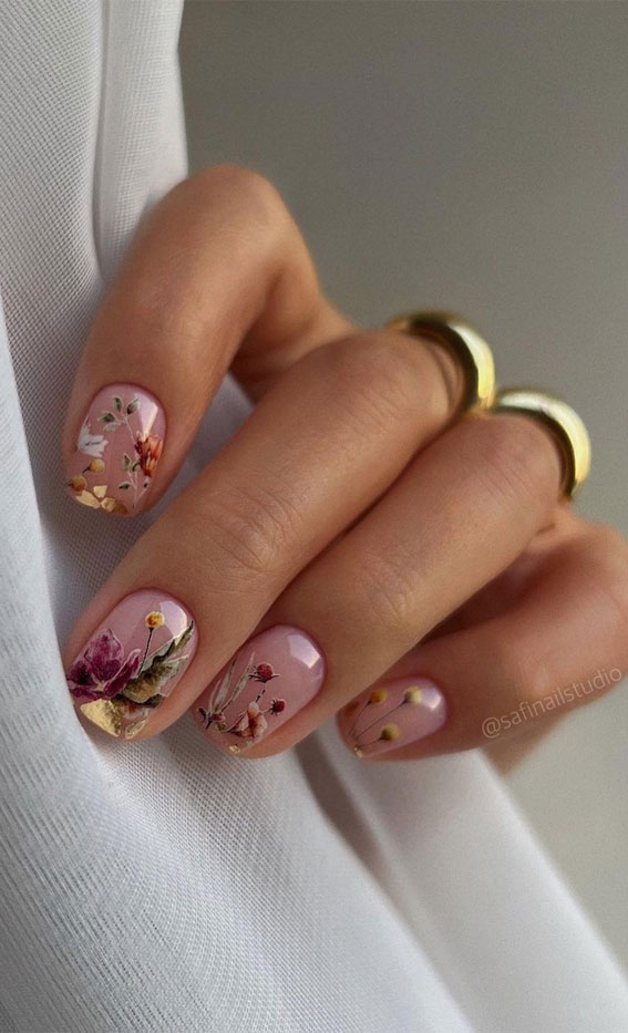 52 Cute Floral Nail Art Designs : Pink Floral & Touch of Gold