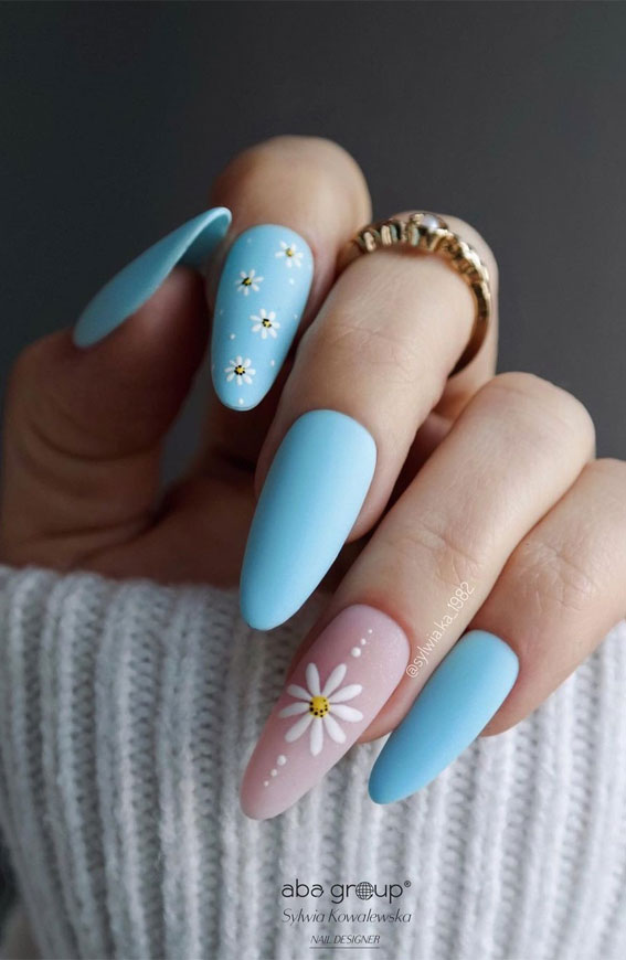 52 Cute Floral Nail Art Designs : Daisy & Blue Nails