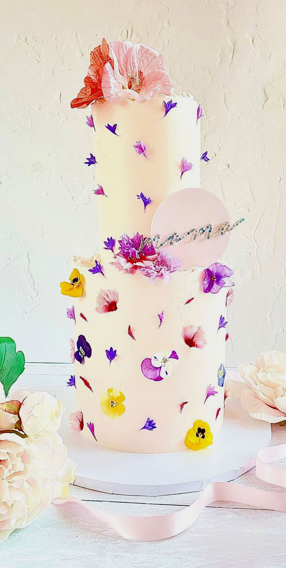 33 Edible Flower Cakes That’re Simple But Outstanding : Two-Tiered Pink Cake