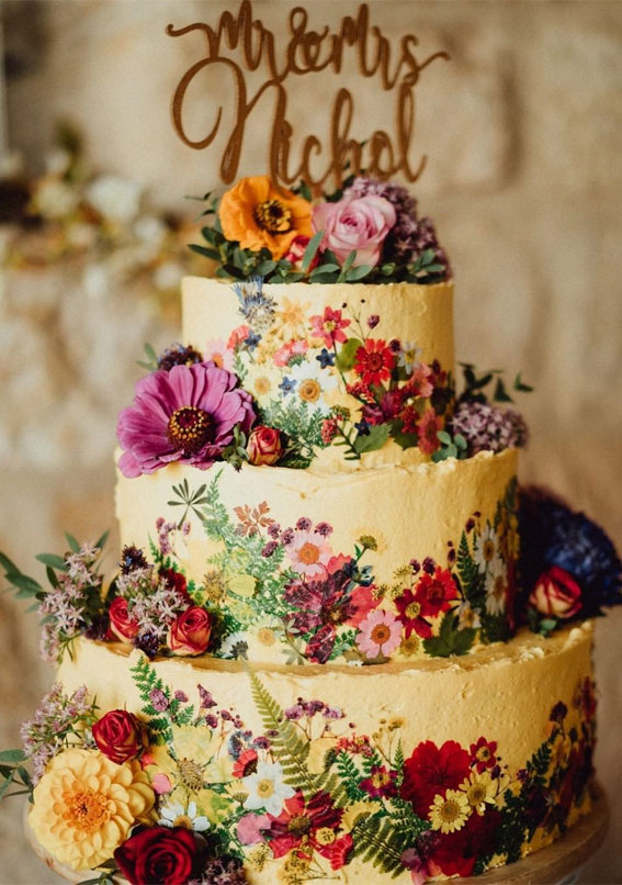 33 Edible Flower Cakes That’re Simple But Outstanding : Rustic Floral Colourful
