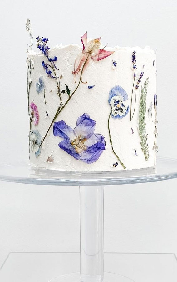 33 Edible Flower Cakes That’re Simple But Outstanding : Buttercream Cake