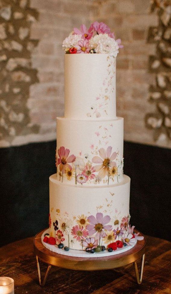33 Edible Flower Cakes That’re Simple But Outstanding : Fresh Bloom Cake Topper